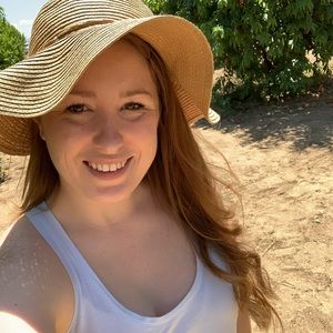 Meet your Posher, Aisha